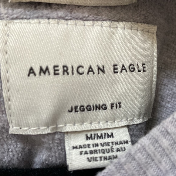 🦅 AE Super Soft & Cozy! American Eagle Women’s Sweatshirt Size M Jegging Fit - Picture 8 of 8